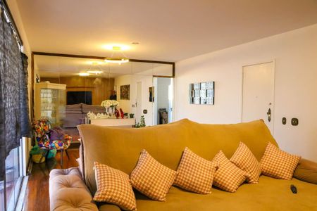 Apartamento para alugar com 200m², 3 quartos e 2 vagas Apartamento para alugar com 200m², 3 quartos e 2 vagasSala