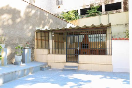 Apartamento para alugar com 200m², 3 quartos e 2 vagas Apartamento para alugar com 200m², 3 quartos e 2 vagasÁrea comum - Churrasqueira