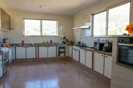 Apartamento para alugar com 200m², 3 quartos e 2 vagas Apartamento para alugar com 200m², 3 quartos e 2 vagasCozinha