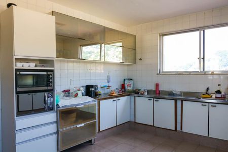 Apartamento para alugar com 200m², 3 quartos e 2 vagas Apartamento para alugar com 200m², 3 quartos e 2 vagasCozinha