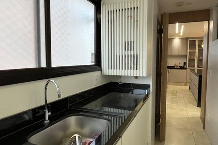 Apartamento para alugar com 208m², 4 quartos e 2 vagasÁrea de Serviço