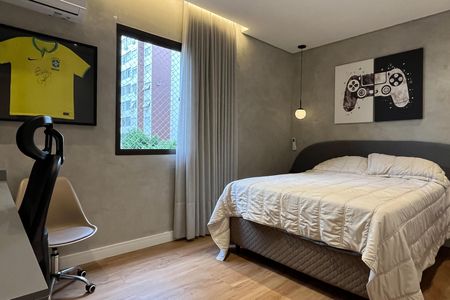 Apartamento para alugar com 208m², 4 quartos e 2 vagasSuíte 1