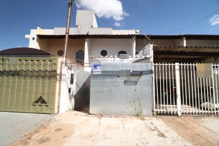 Casa para alugar com 68m², 2 quartos e 1 vagaPlaquinha