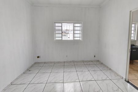 Casa para alugar com 180m², 2 quartos e 4 vagas Casa para alugar com 180m², 2 quartos e 4 vagasSala