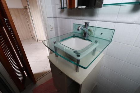 Apartamento à venda com 54m², 2 quartos e 2 vagasBanheiro da Suíte
