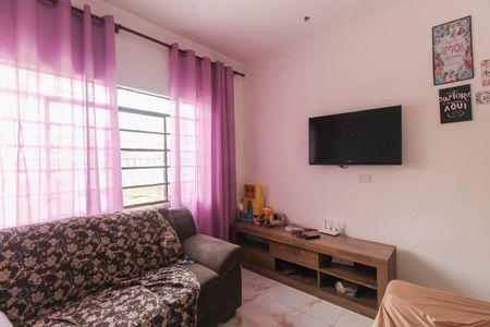 Casa para alugar com 60m², 3 quartos e 2 vagasSala