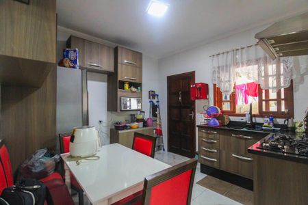 Casa para alugar com 60m², 3 quartos e 2 vagasCozinha