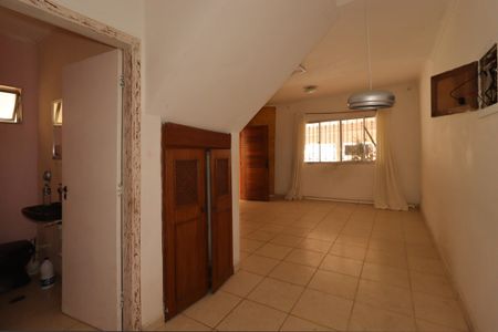 Sala de casa para alugar com 2 quartos, 161m² em Vila Palmares, Santo André