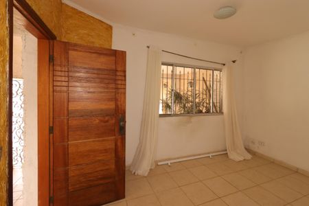 Casa para alugar com 161m², 2 quartos e 2 vagasSala
