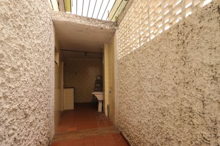 Casa para alugar com 161m², 2 quartos e 2 vagasCorredor externo