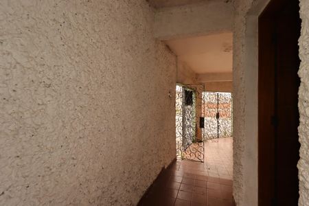 Casa para alugar com 161m², 2 quartos e 2 vagasCorredor externo