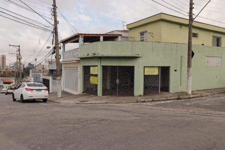Casa para alugar com 161m², 2 quartos e 2 vagasFachada