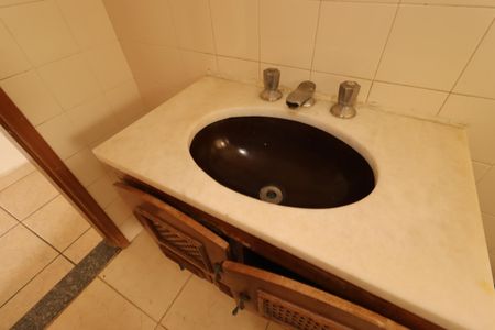 Casa para alugar com 161m², 2 quartos e 2 vagasBanheiro - Pia