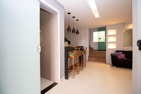 Casa de condomínio para alugar com 798m², 3 quartos e 4 vagas Casa de condomínio para alugar com 798m², 3 quartos e 4 vagasHall
