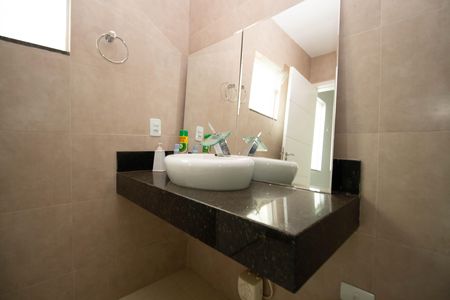 Casa de condomínio para alugar com 798m², 3 quartos e 4 vagas Casa de condomínio para alugar com 798m², 3 quartos e 4 vagasBanheiro da Suíte 2