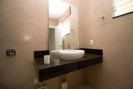Casa de condomínio para alugar com 798m², 3 quartos e 4 vagas Casa de condomínio para alugar com 798m², 3 quartos e 4 vagasBanheiro da Suíte 1