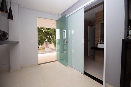 Casa de condomínio para alugar com 798m², 3 quartos e 4 vagas Casa de condomínio para alugar com 798m², 3 quartos e 4 vagasHall