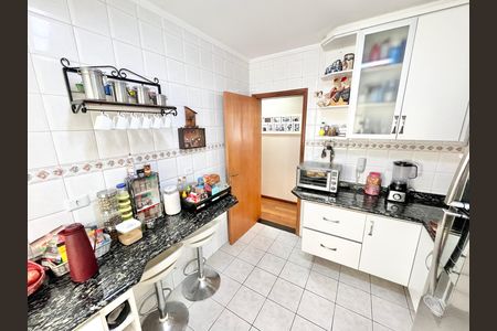 Apartamento para alugar com 140m², 4 quartos e 2 vagas Apartamento para alugar com 140m², 4 quartos e 2 vagasCozinha