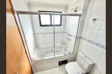Apartamento para alugar com 140m², 4 quartos e 2 vagas Apartamento para alugar com 140m², 4 quartos e 2 vagasBanheiro da Suíte 4