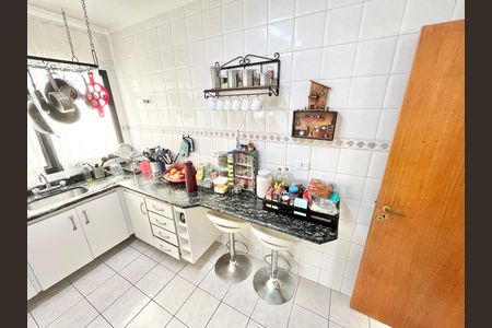 Apartamento para alugar com 140m², 4 quartos e 2 vagas Apartamento para alugar com 140m², 4 quartos e 2 vagasCozinha