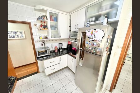 Apartamento para alugar com 140m², 4 quartos e 2 vagas Apartamento para alugar com 140m², 4 quartos e 2 vagasCozinha
