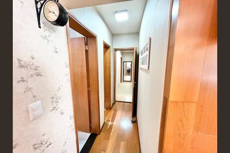 Apartamento para alugar com 140m², 4 quartos e 2 vagas Apartamento para alugar com 140m², 4 quartos e 2 vagasCorredor
