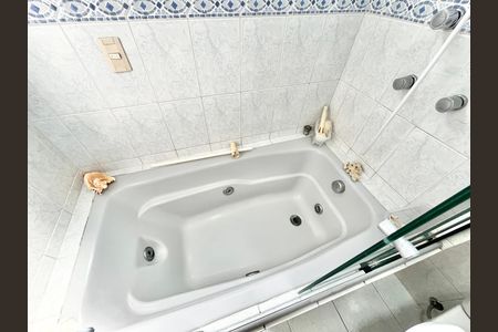 Apartamento para alugar com 140m², 4 quartos e 2 vagas Apartamento para alugar com 140m², 4 quartos e 2 vagasBanheiro da Suíte 4