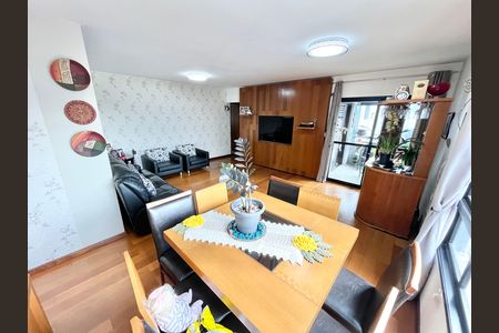 Apartamento para alugar com 140m², 4 quartos e 2 vagas Apartamento para alugar com 140m², 4 quartos e 2 vagasSala