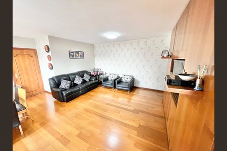 Apartamento para alugar com 140m², 4 quartos e 2 vagas Apartamento para alugar com 140m², 4 quartos e 2 vagasSala