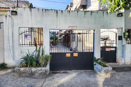 Casa de condomínio à venda com 160m², 3 quartos e 1 vaga Casa de condomínio à venda com 160m², 3 quartos e 1 vagaFachada