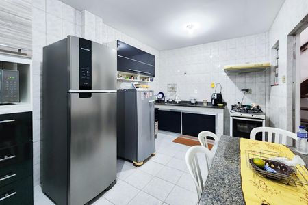 Casa de condomínio à venda com 160m², 3 quartos e 1 vaga Casa de condomínio à venda com 160m², 3 quartos e 1 vagaCozinha