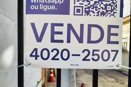Casa de condomínio à venda com 160m², 3 quartos e 1 vaga Casa de condomínio à venda com 160m², 3 quartos e 1 vagaPlaca NEIO-364