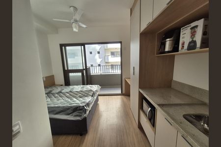 Sala / Quarto de kitnet/studio à venda com 1 quarto, 24m² em Tatuapé, São Paulo
