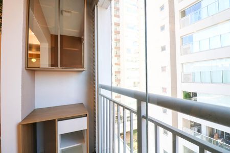 Varanda de kitnet/studio para alugar com 1 quarto, 29m² em Jardim Caravelas, São Paulo