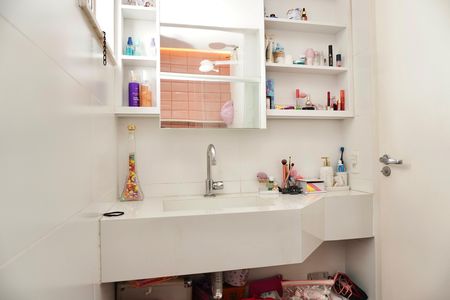 Apartamento à venda com 93m², 3 quartos e 2 vagas Apartamento à venda com 93m², 3 quartos e 2 vagasBanheiro Social