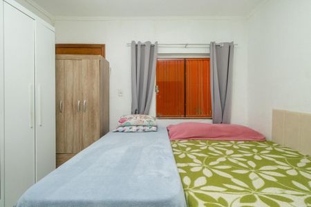 Casa à venda com 160m², 4 quartos e 2 vagas Casa à venda com 160m², 4 quartos e 2 vagasQuarto