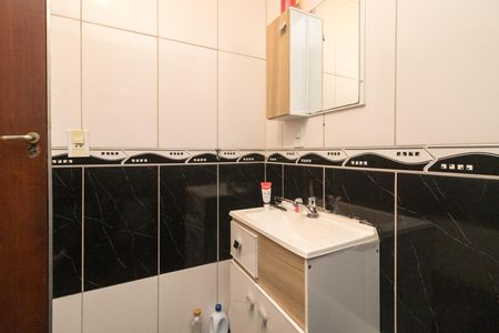 Casa à venda com 160m², 4 quartos e 2 vagas Casa à venda com 160m², 4 quartos e 2 vagasBanheiro