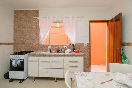 Casa à venda com 160m², 4 quartos e 2 vagas Casa à venda com 160m², 4 quartos e 2 vagasCozinha