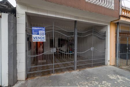 Casa à venda com 160m², 4 quartos e 2 vagas Casa à venda com 160m², 4 quartos e 2 vagasFachada