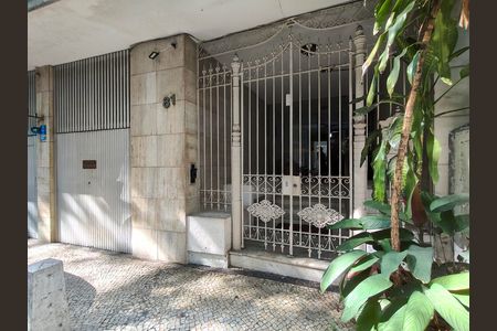 Apartamento à venda com 100m², 3 quartos e sem vaga Apartamento à venda com 100m², 3 quartos e sem vagaFachada