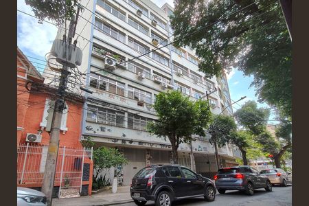 Apartamento à venda com 100m², 3 quartos e sem vaga Apartamento à venda com 100m², 3 quartos e sem vagaFachada
