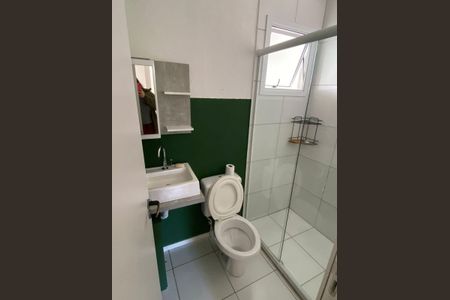 Banheiro de casa de condomínio para alugar com 2 quartos, 54m² em Jardim Algarve, Viamão