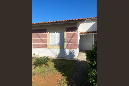 Área externa de casa de condomínio para alugar com 2 quartos, 54m² em Jardim Algarve, Viamão