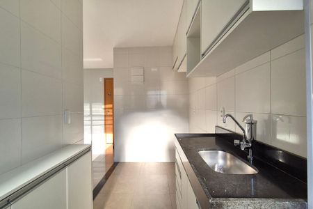 Apartamento à venda com 55m², 2 quartos e 1 vaga Apartamento à venda com 55m², 2 quartos e 1 vagaCozinha