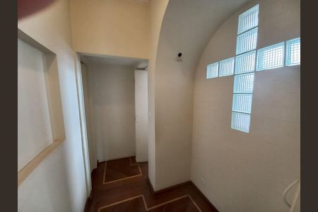 Apartamento à venda com 65m², 1 quarto e sem vaga Apartamento à venda com 65m², 1 quarto e sem vagaBanheiro Corredor