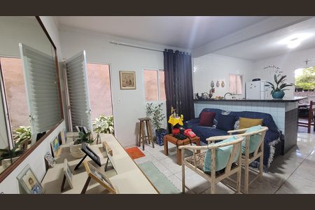 Sala de casa para alugar com 1 quarto, 60m² em Jardim Itapua, Itaquaquecetuba