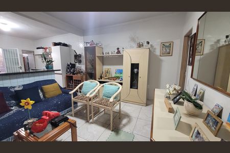 Sala de casa para alugar com 1 quarto, 60m² em Jardim Itapua, Itaquaquecetuba