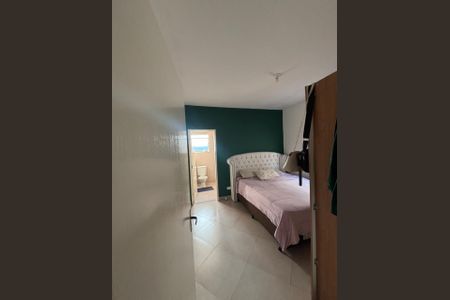 Quarto de casa para alugar com 2 quartos, 30m² em Chácara Holiday, Itaquaquecetuba