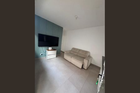 Sala de casa para alugar com 2 quartos, 30m² em Chácara Holiday, Itaquaquecetuba