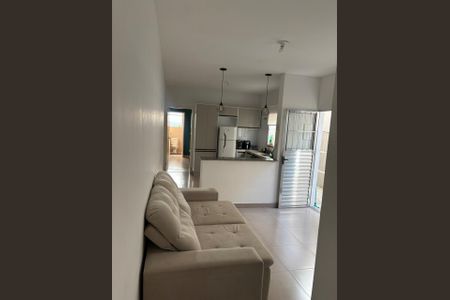 Sala de casa para alugar com 2 quartos, 30m² em Chácara Holiday, Itaquaquecetuba